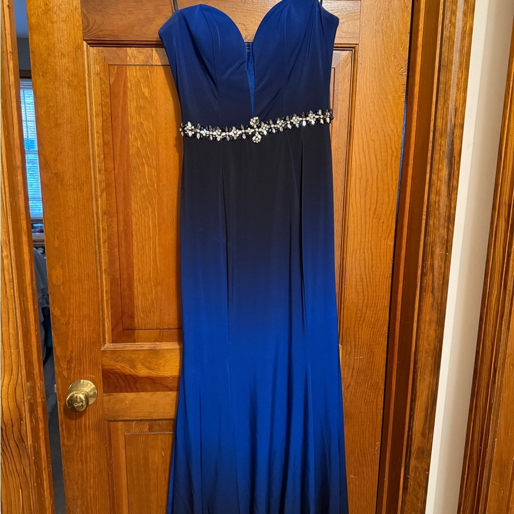 Stunning Blue Strapless Gown for Prom with Sweetheart Neckline